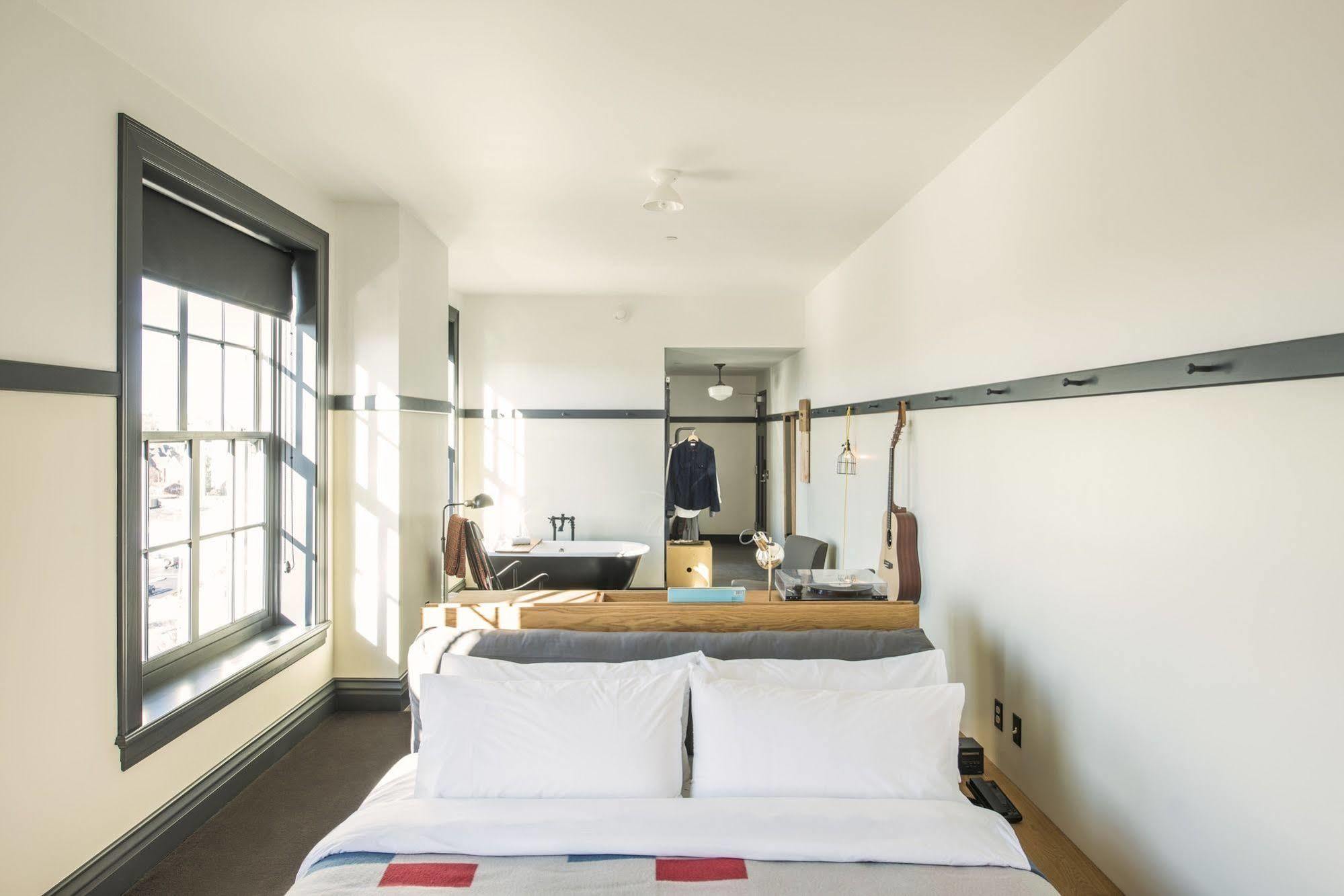Ace Hotel Pittsburgh Exterior photo